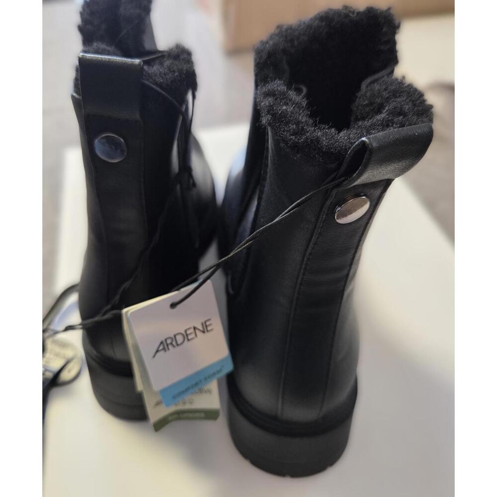 Ardene Warm Lined Chelsea Boots - Size 7 - Picture 2 of 5